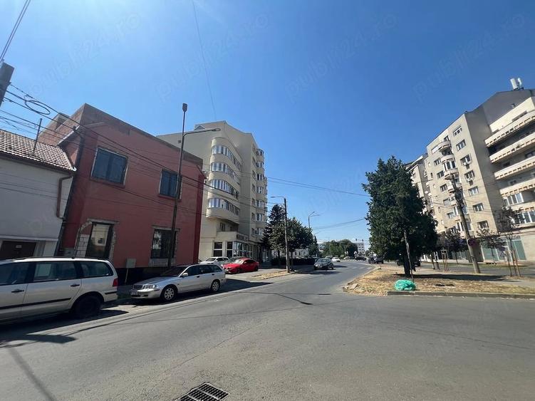 Casă cu Teren 202 Mp în Intim
