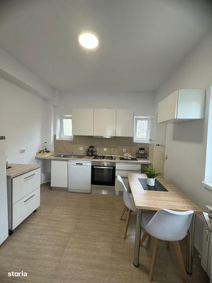 Casă cu 4 camere cu Teren 710 Mp în Central