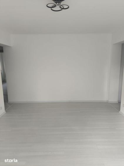 Apartament cu 3 camere în Berceni
