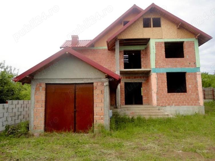 Casă cu 6 camere cu Teren 1510 Mp în Găgeni