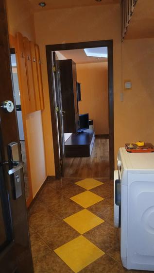 Apartament cu 2 camere semidecomandat în Micro 6
