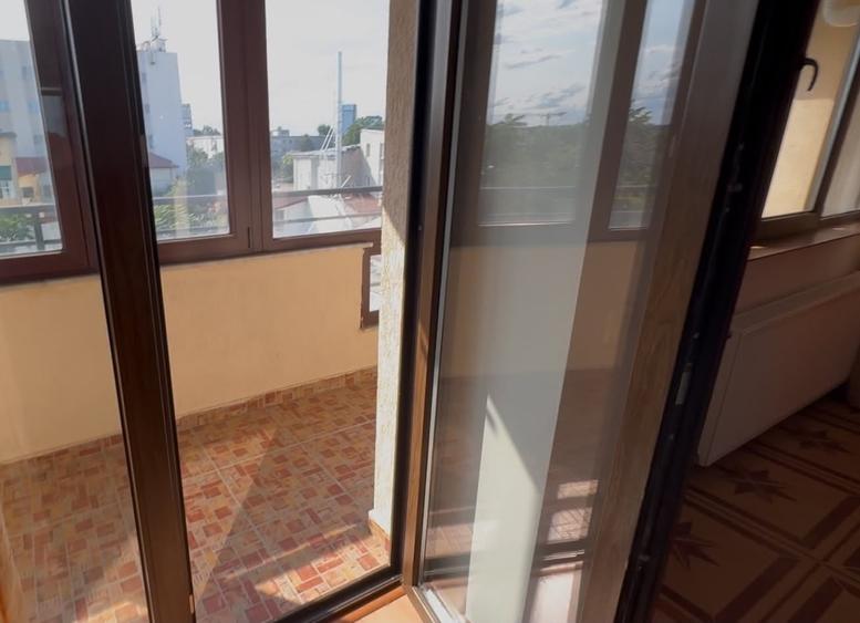 Apartament cu 5 camere decomandat în Domenii