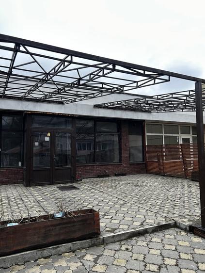 Spațiu comercial, de 100 mp, în Cornișa