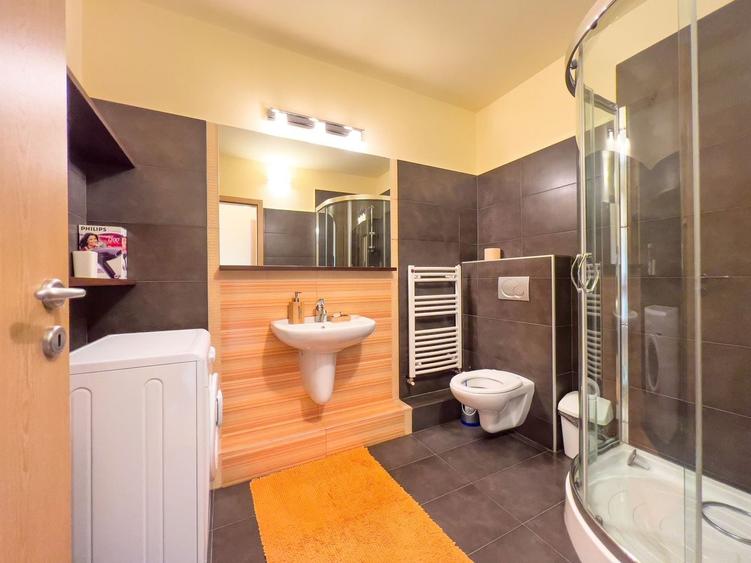 Casă individuală cu 8 camere cu Canalizare în Beliș