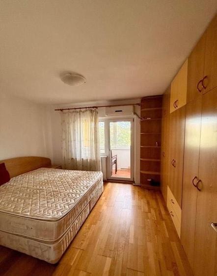 Apartament cu 3 camere decomandat în Păcii