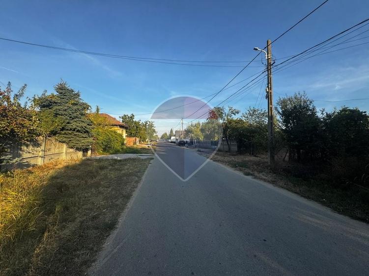 Teren Construcții intravilan de 1800 mp, în Albești