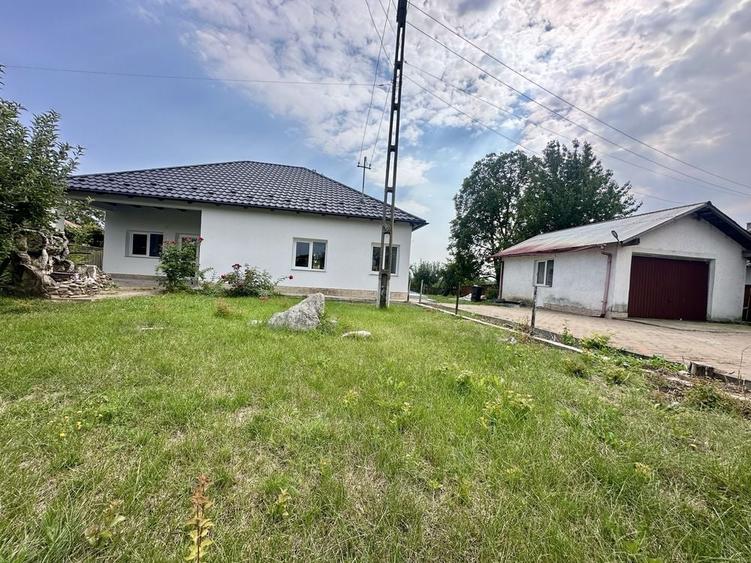 Casă cu 4 camere în Iezer