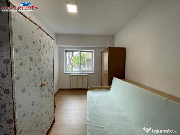 Apartament cu 3 camere decomandat în E3