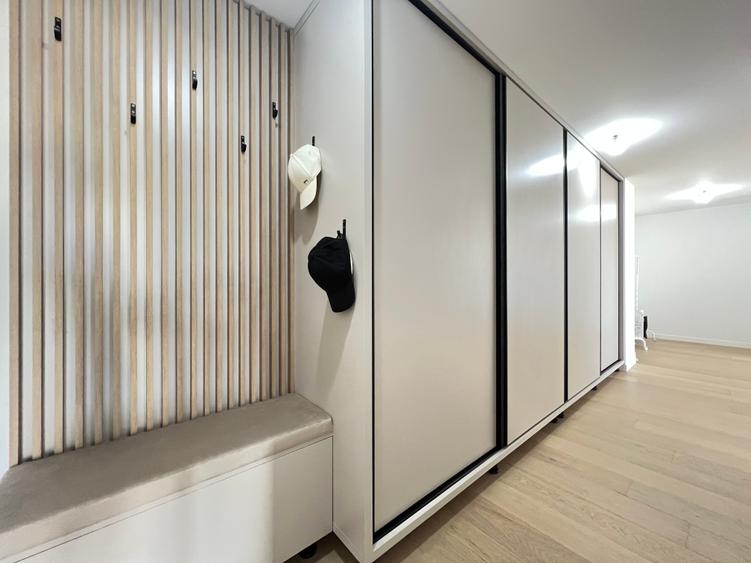 Apartament cu 3 camere decomandat în Aviației