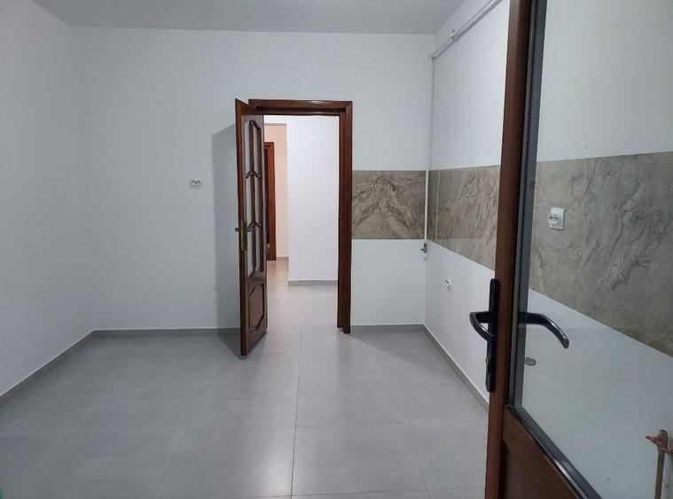 Apartament cu 3 camere decomandat în Păcurari
