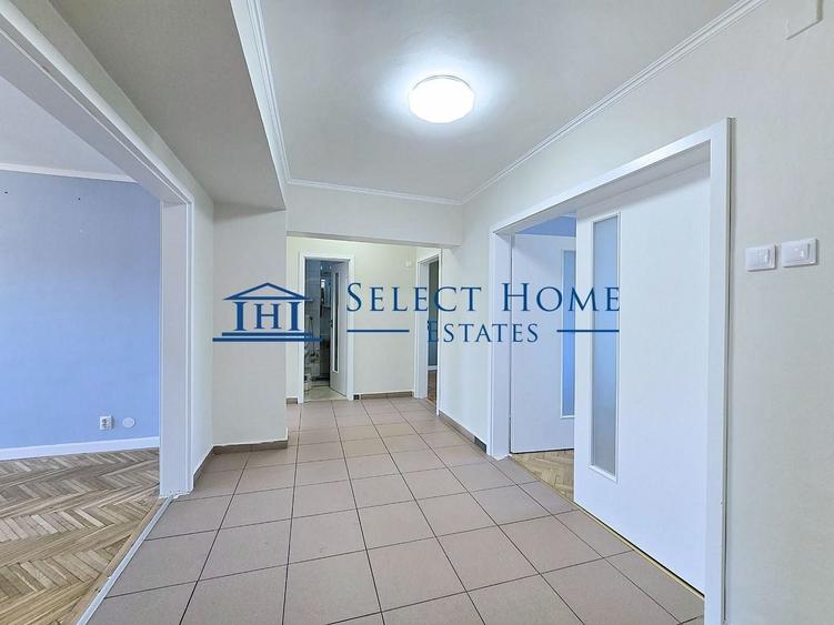 Apartament cu 5 camere decomandat în Unirii