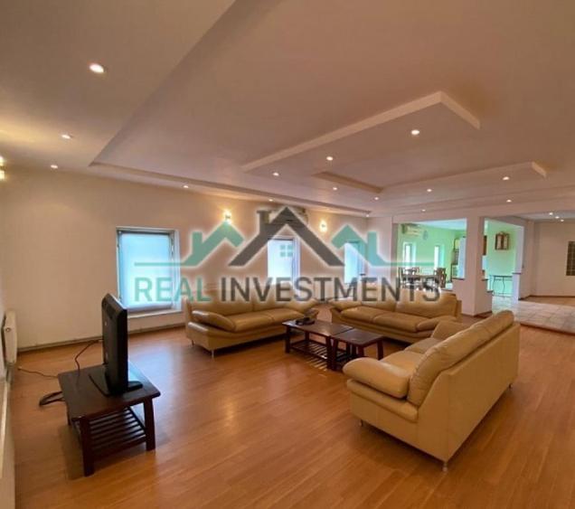 Apartament cu 4 camere decomandat în Ultracentral