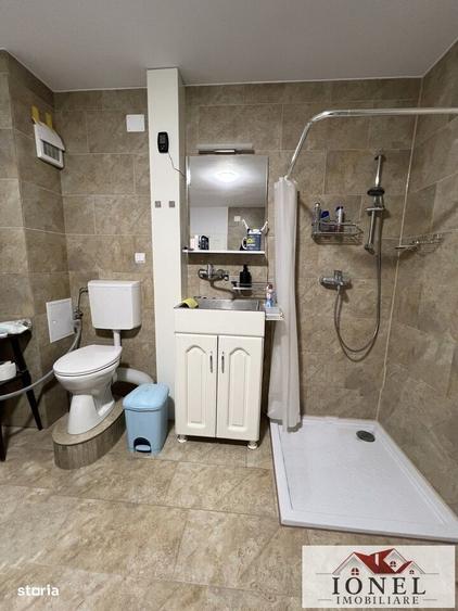 Casă cu 4 camere în Teiu