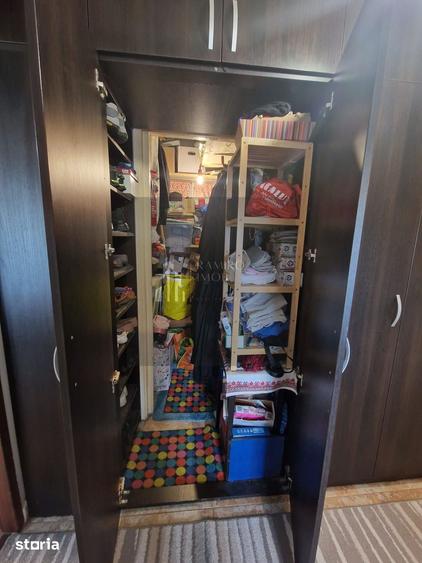 Apartament cu 4 camere semidecomandat în Berceni