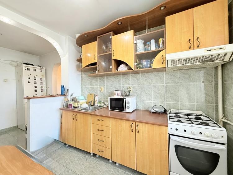 Apartament cu 2 camere decomandat, mobilat în Tomis Nord