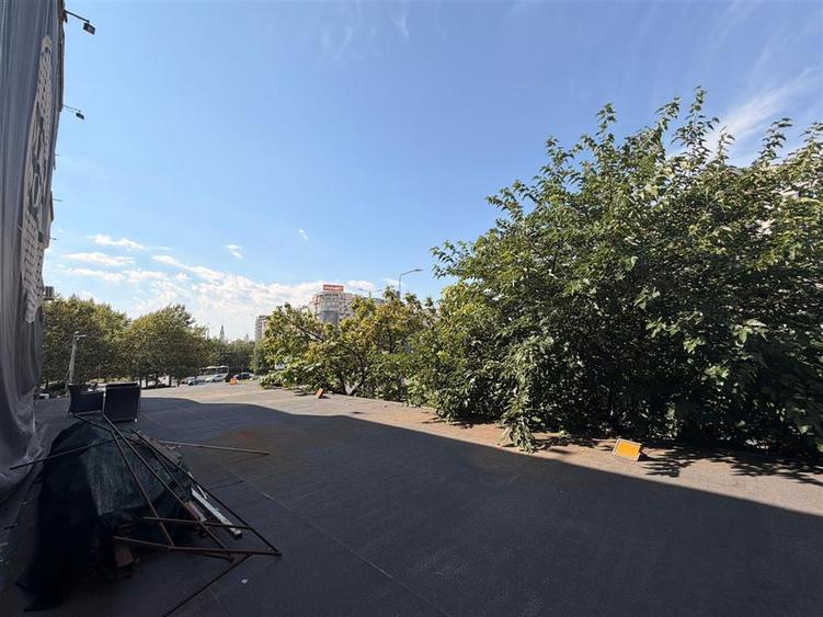 Spațiu comercial, de 538.26000976563 mp, în Central