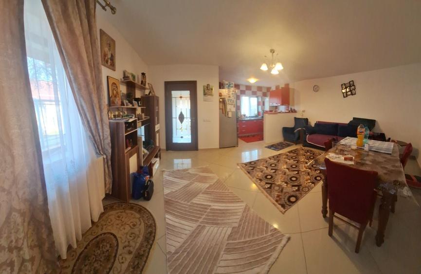 Casă cu 3 camere în Central