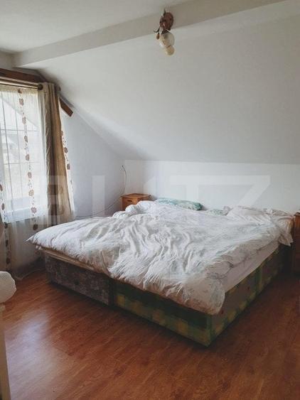 Casă individuală cu 5 camere cu Canalizare în Est
