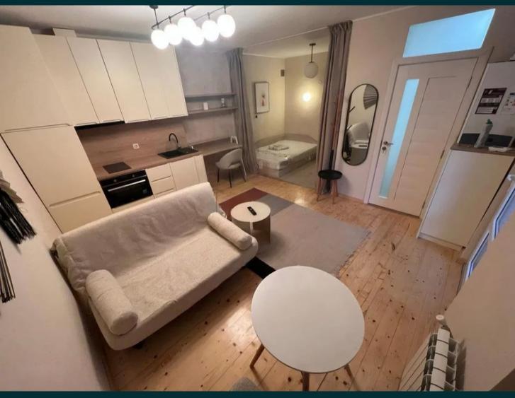 Apartament cu 2 camere decomandat, mobilat în Central