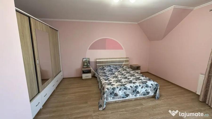 Casă cu 5 camere cu Teren 535 Mp în Sântandrei