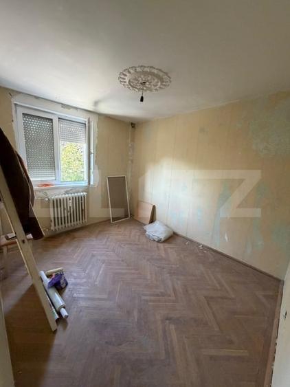Apartament cu 3 camere semidecomandat în Micro 19