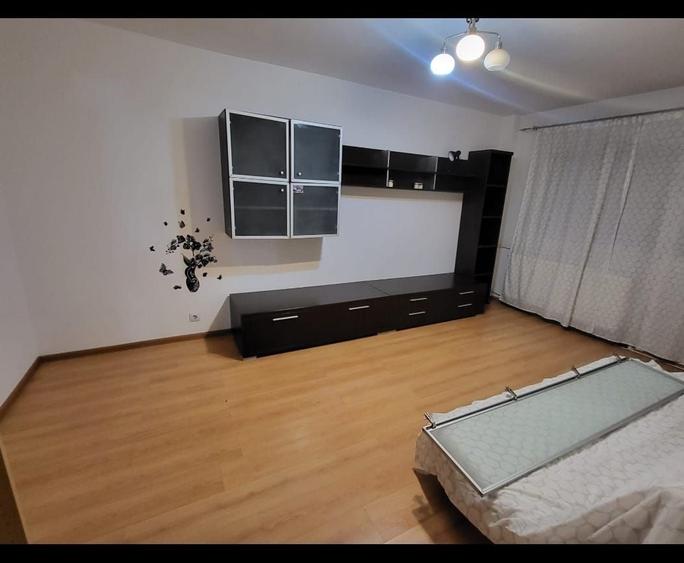 Apartament cu 3 camere în Militari