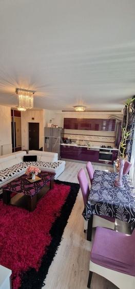 Apartament cu 3 camere decomandat, mobilat în Florești