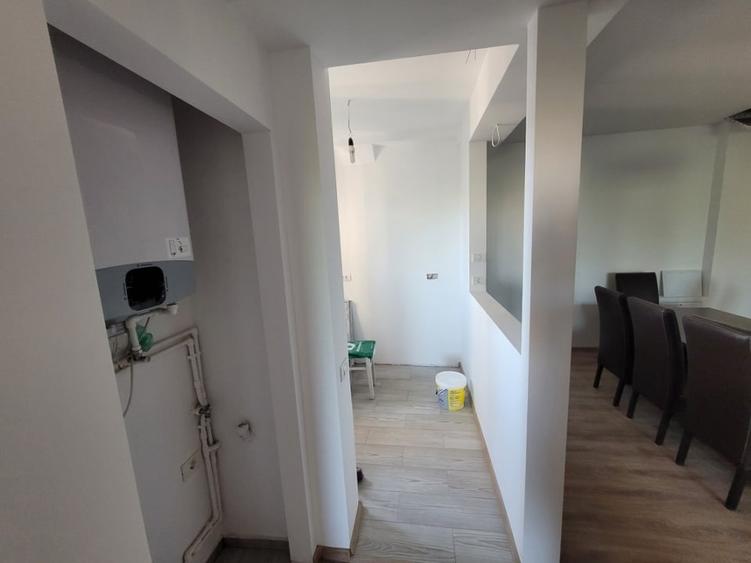 Apartament cu 5 camere decomandat în Armeneasca
