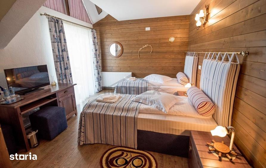 Casă cu 9 camere cu Teren 1004 Mp în Central