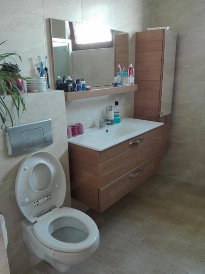 Casă cu 5 camere cu Teren 2272 Mp în Central