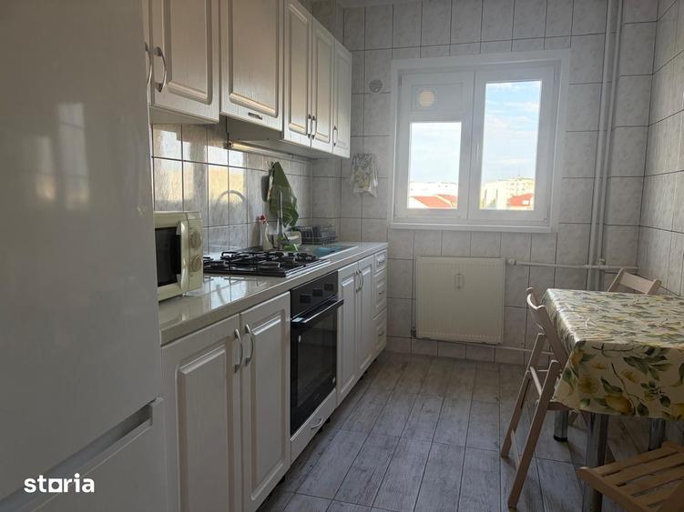Apartament cu 2 camere decomandat în Titan