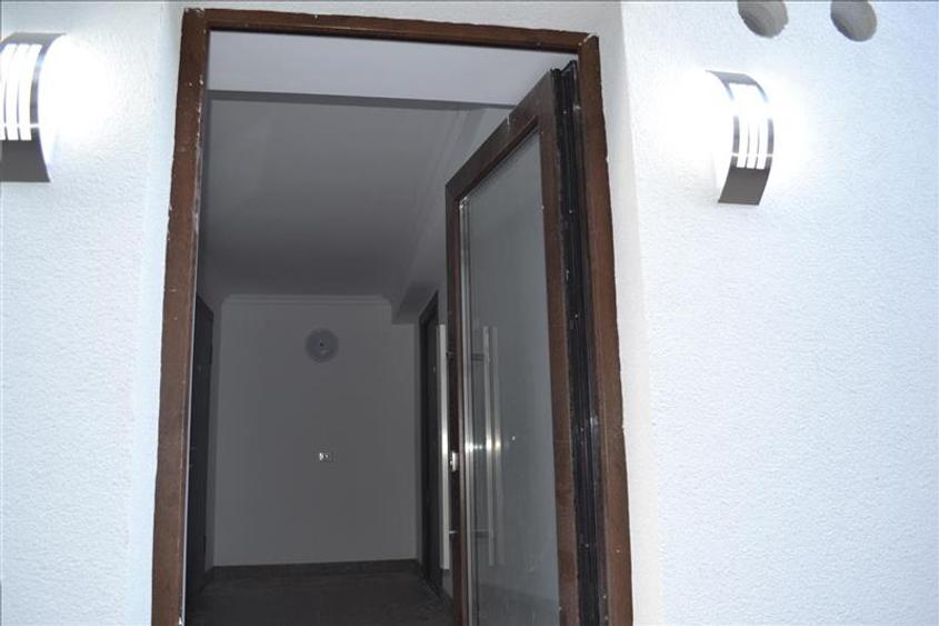 Apartament cu 2 camere semidecomandat în Dămăroaia
