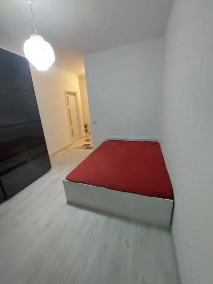 Garsonieră decomandată în Roșu
