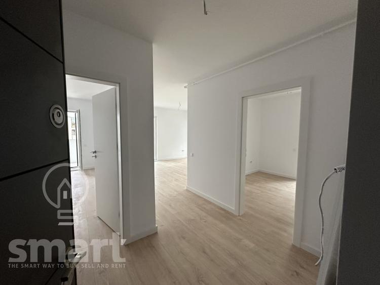 Apartament cu 3 camere semidecomandat în Florești