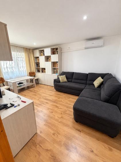 Apartament cu 3 camere decomandat în Dacia