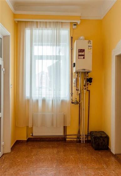 Casă cu 3 camere cu Canalizare în Ultracentral