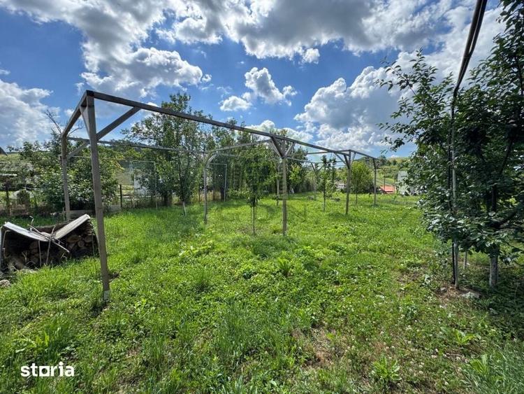 Casă cu 5 camere cu Teren 1400 Mp în Bonț