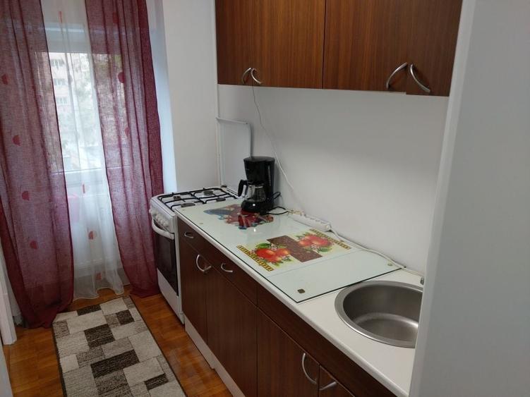 Garsonieră decomandată în Tei