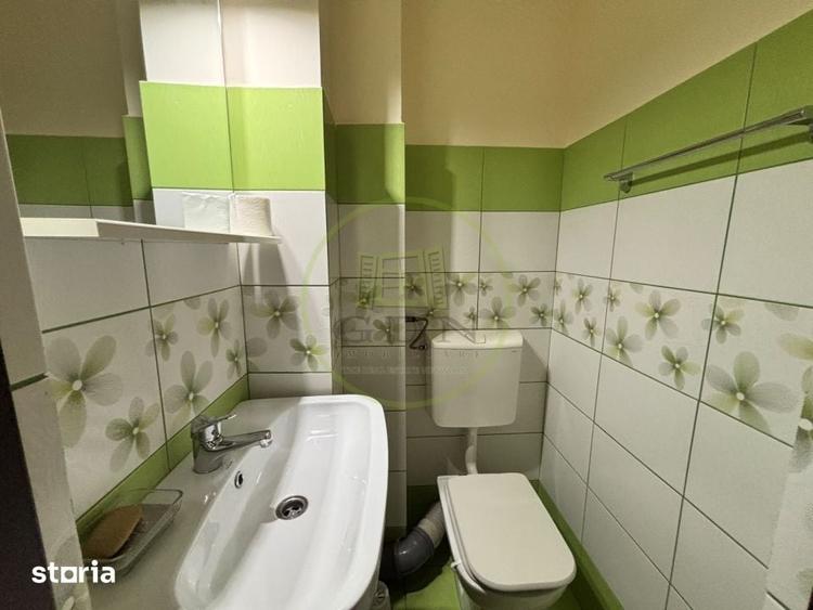 Apartament cu 4 camere semidecomandat în Central