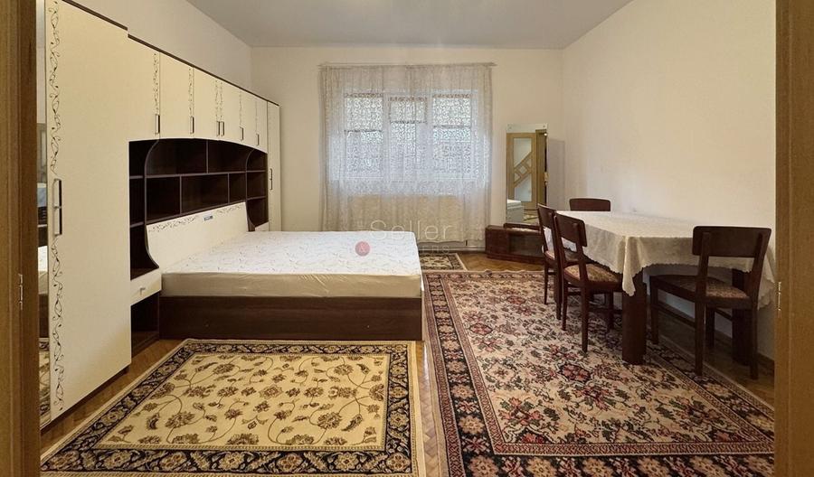 Apartament cu 3 camere semidecomandat, mobilat în Florilor