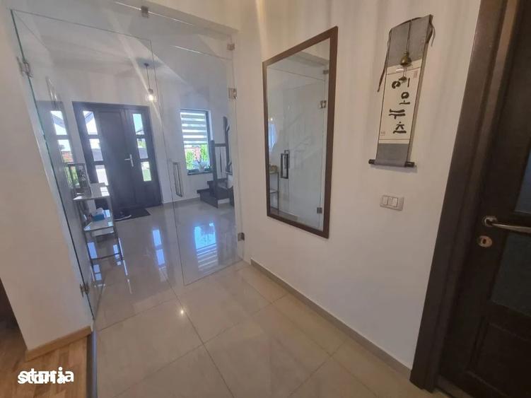 Casă cu 4 camere cu Teren 500 Mp în Moara