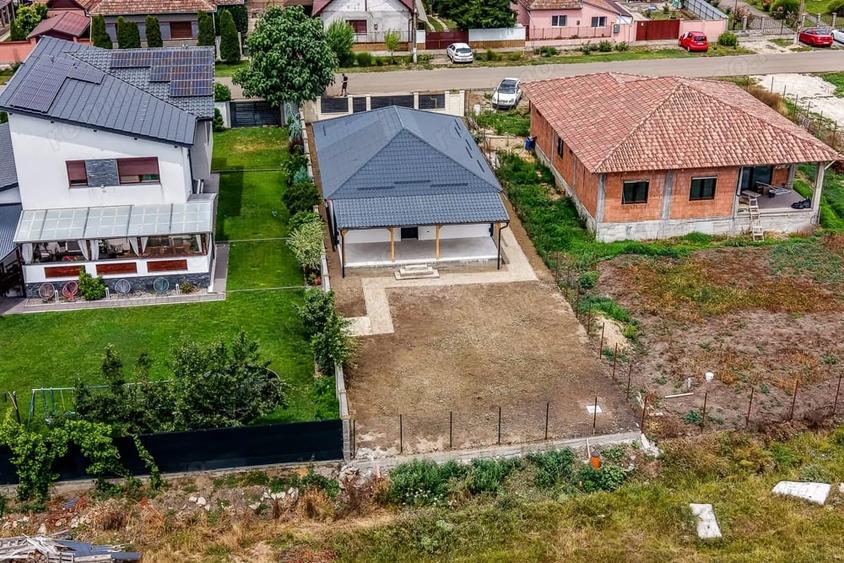 Casă cu 4 camere cu Teren 511 Mp în Șofronea