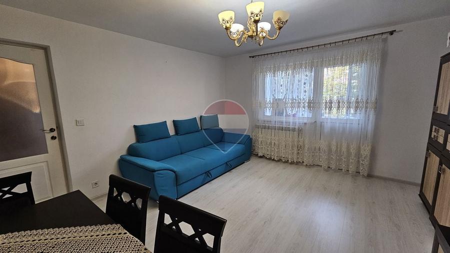 Apartament cu 3 camere semidecomandat, mobilat în Burdujeni
