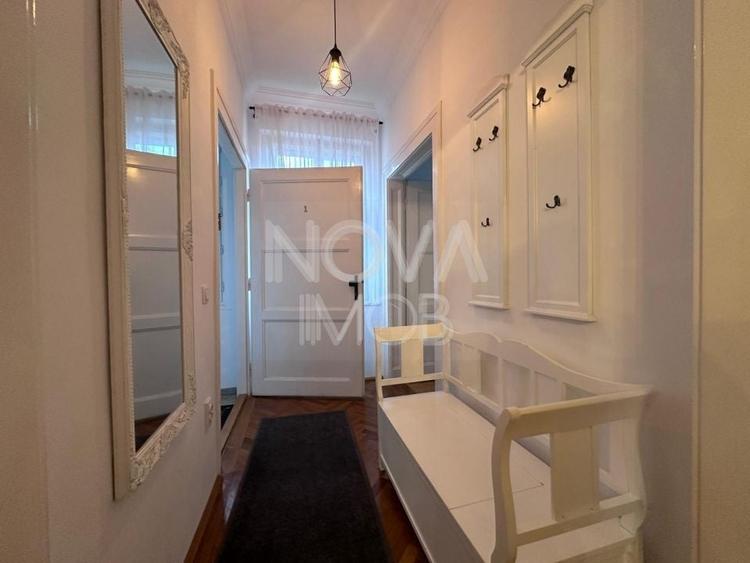 Apartament cu 3 camere semidecomandat, mobilat în Ultracentral