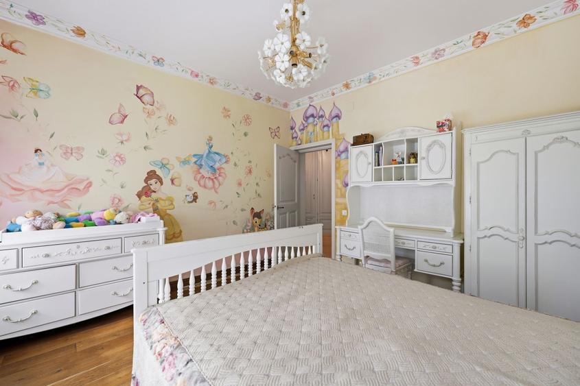 Apartament cu 3 camere, mobilat în Primăverii
