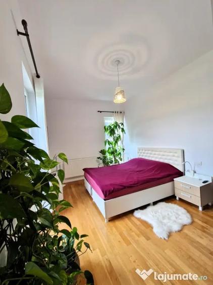 Apartament cu 4 camere decomandat în Central