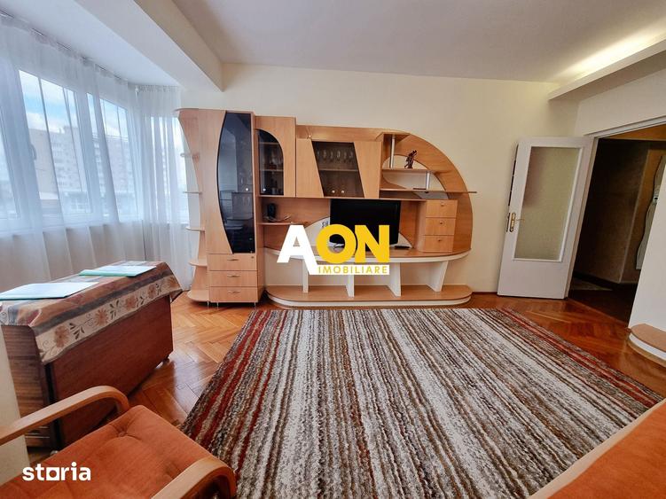 Apartament cu 3 camere decomandat în Cetate