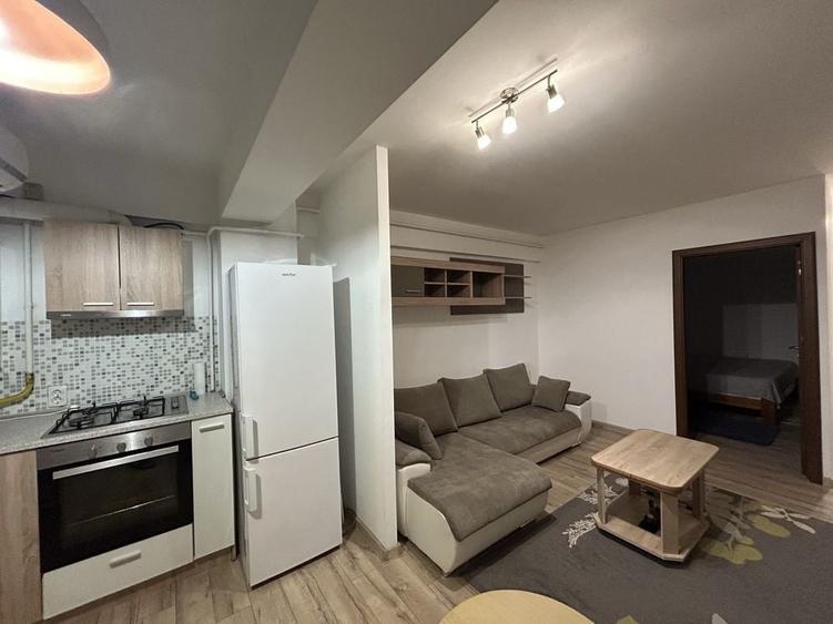 Apartament cu 3 camere decomandat în Gară