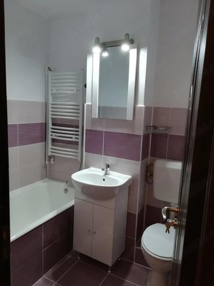 Garsonieră decomandată în Precista