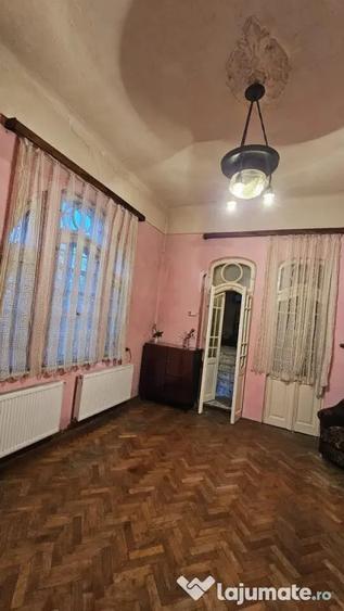 Casă cu 2 camere cu Teren 100 Mp în Ultracentral